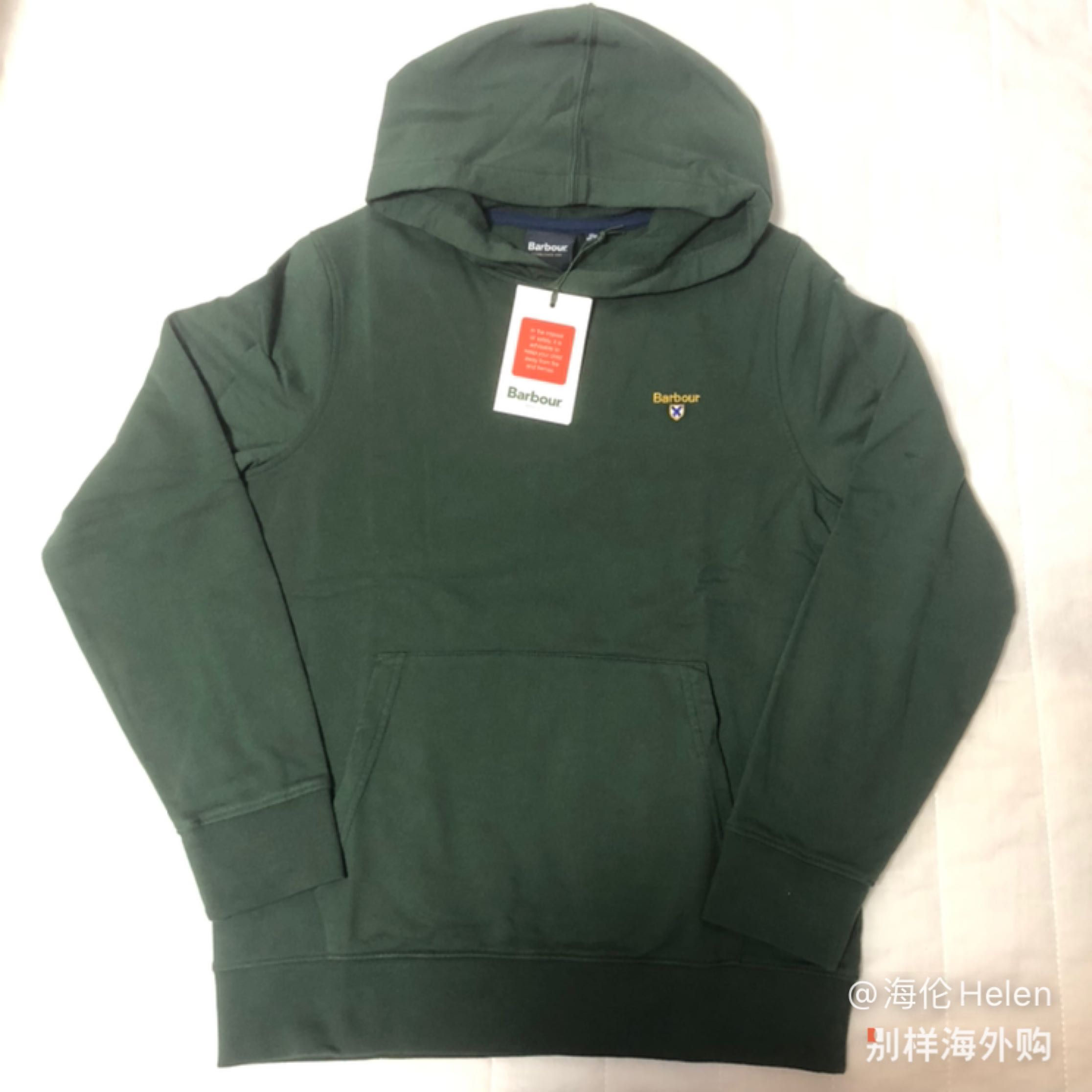 非常实用好看的卫衣，里面有一层薄薄的绒，不是厚的卫衣，偏薄，但很舒服
