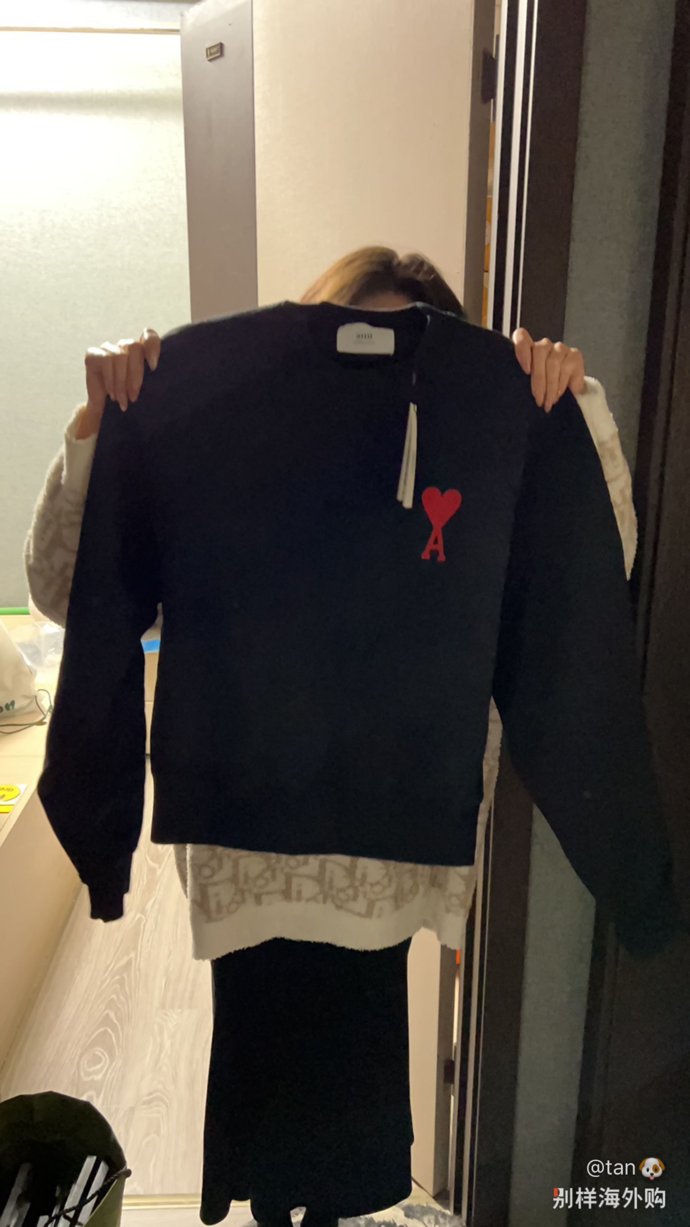 衣服偏短建议买大一码