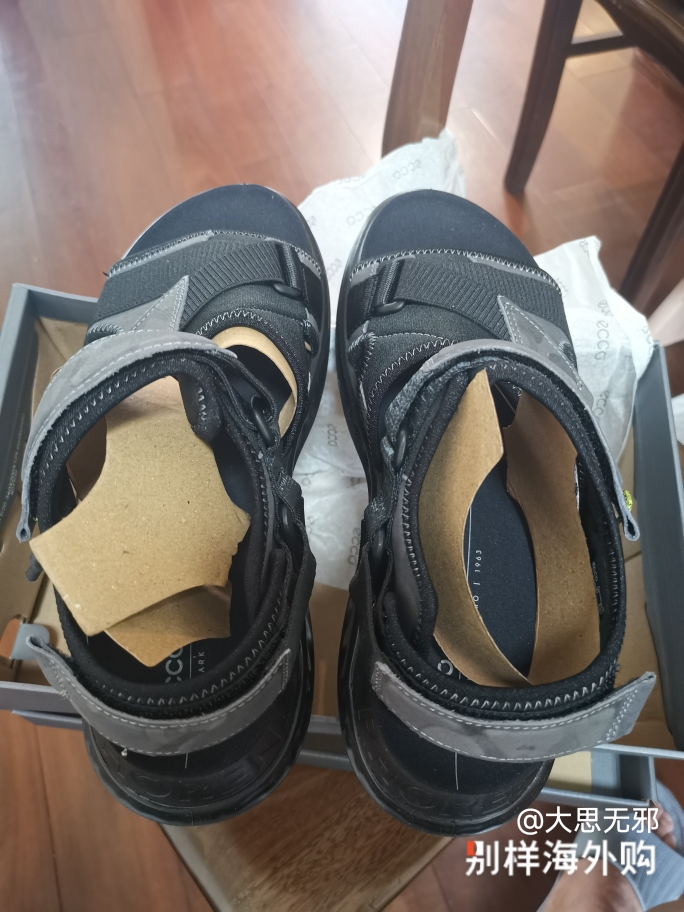 鞋子真心不错，穿着舒服！
