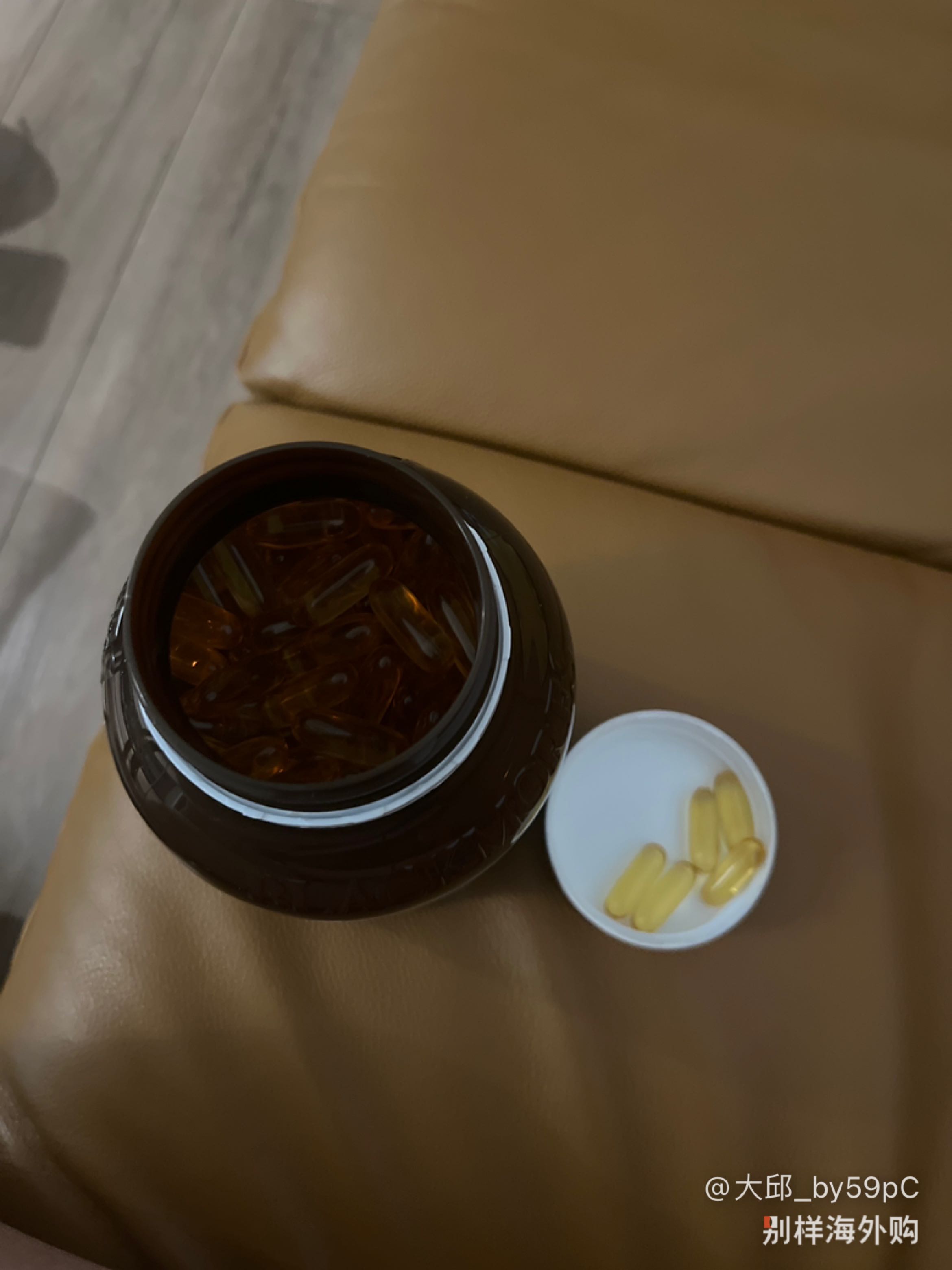 每天两粒和老公两个人，希望能起到点作用吧，价格倒是挺实惠的