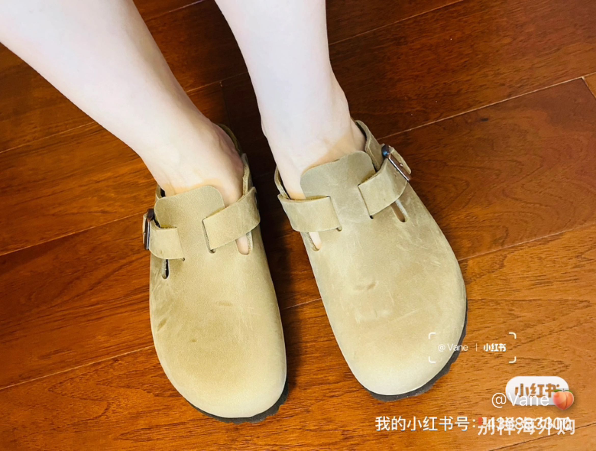 不喜欢太夸张鞋的妹子可以选narrow，为了在多雨的重庆穿选了oiled leather，鞋底选的soft，觉得很舒服。