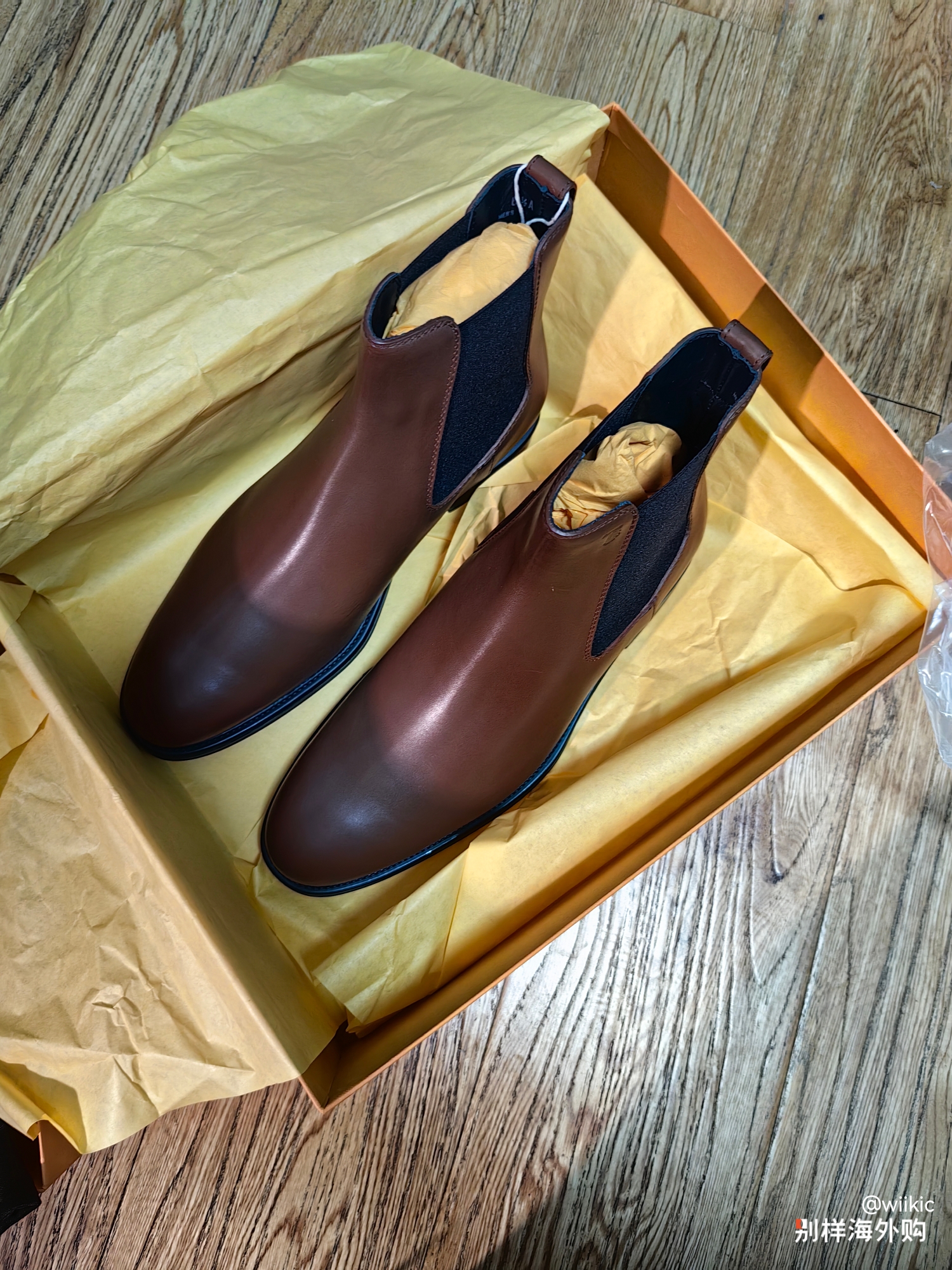 鞋型很棒,穿着非常帅,很满意!