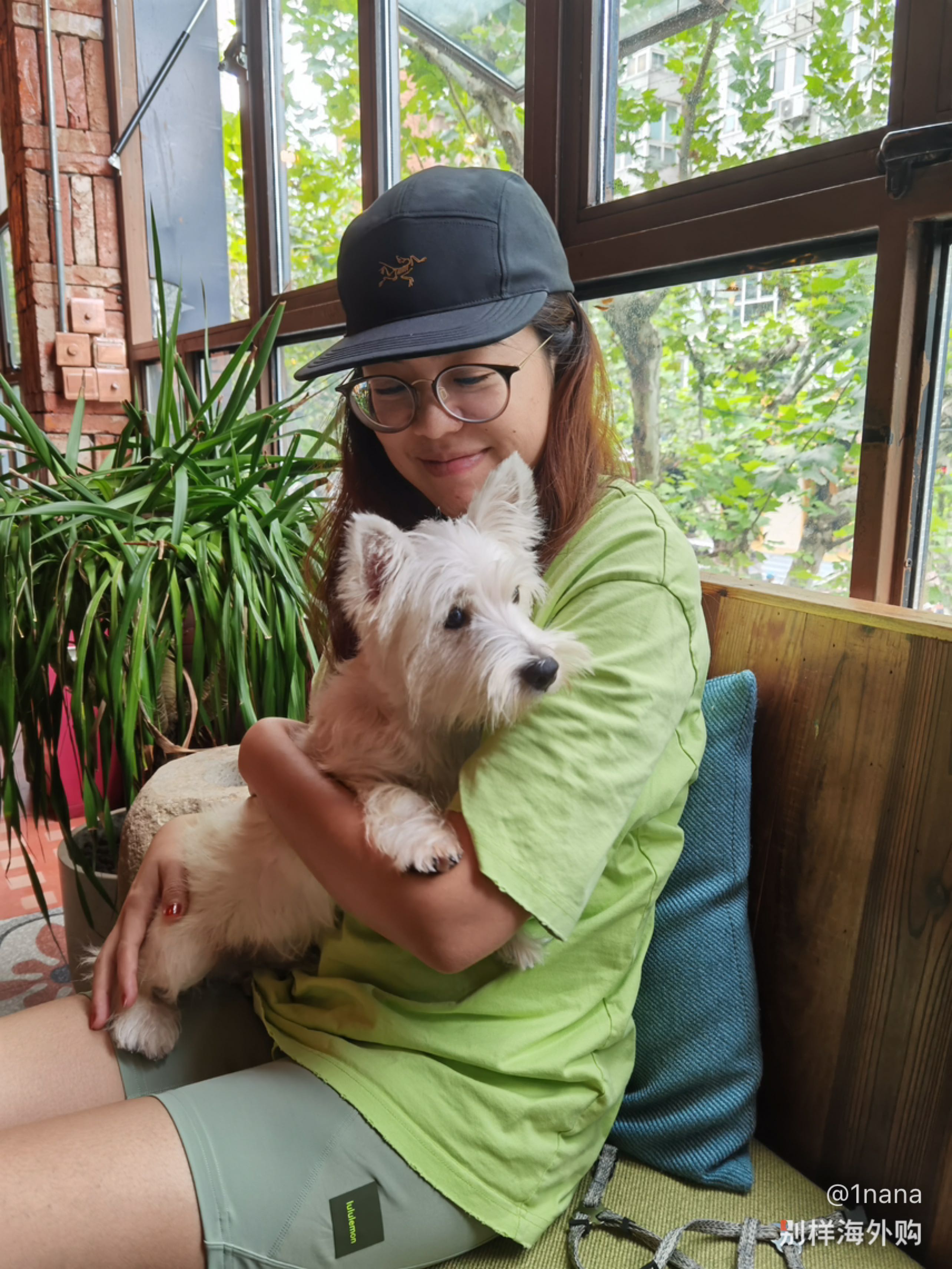 很舒适很满意 戴着很轻薄 型也很适合我