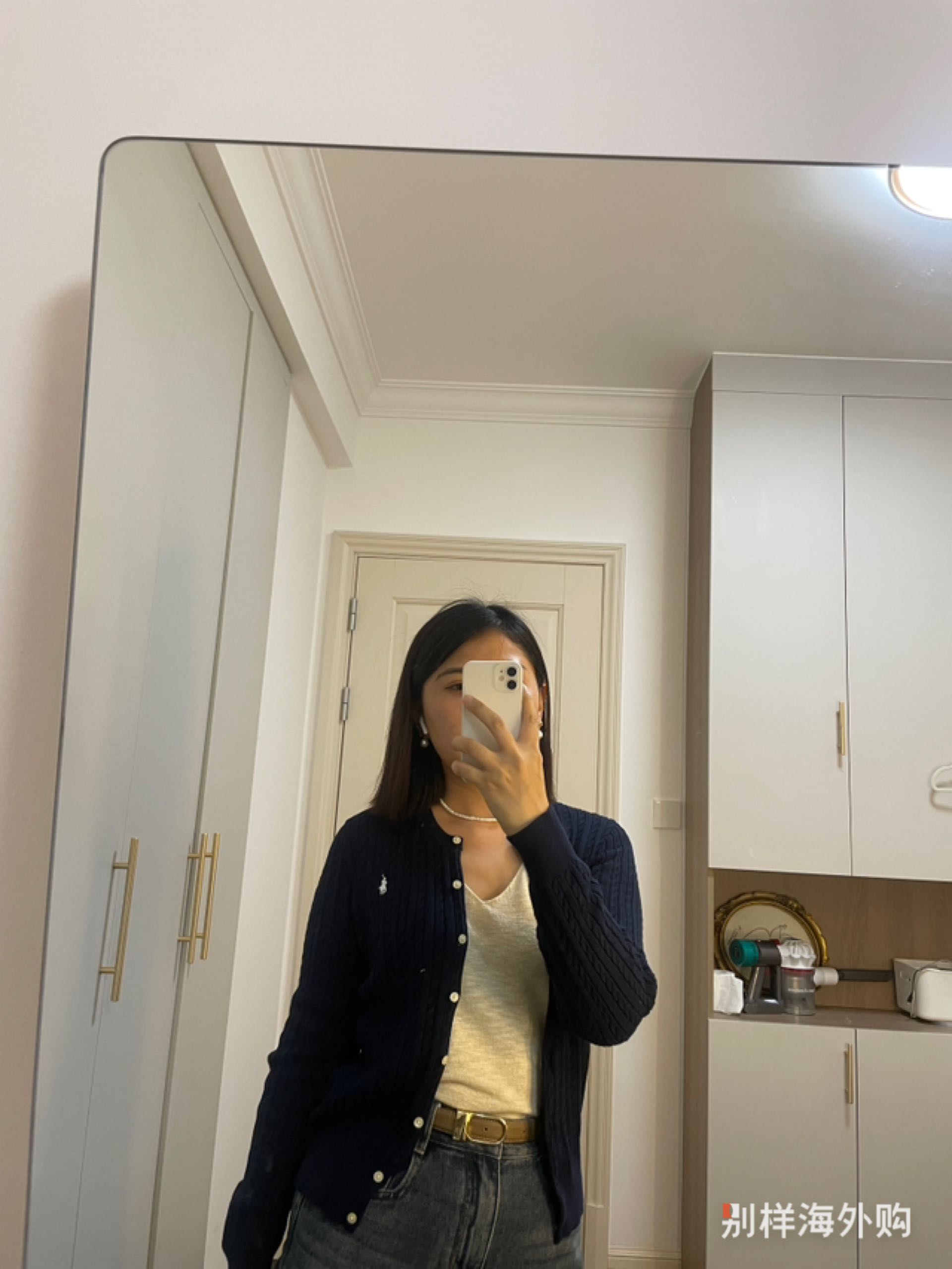 非常合身，袖子略长，扣起来，敞开都挺好看的