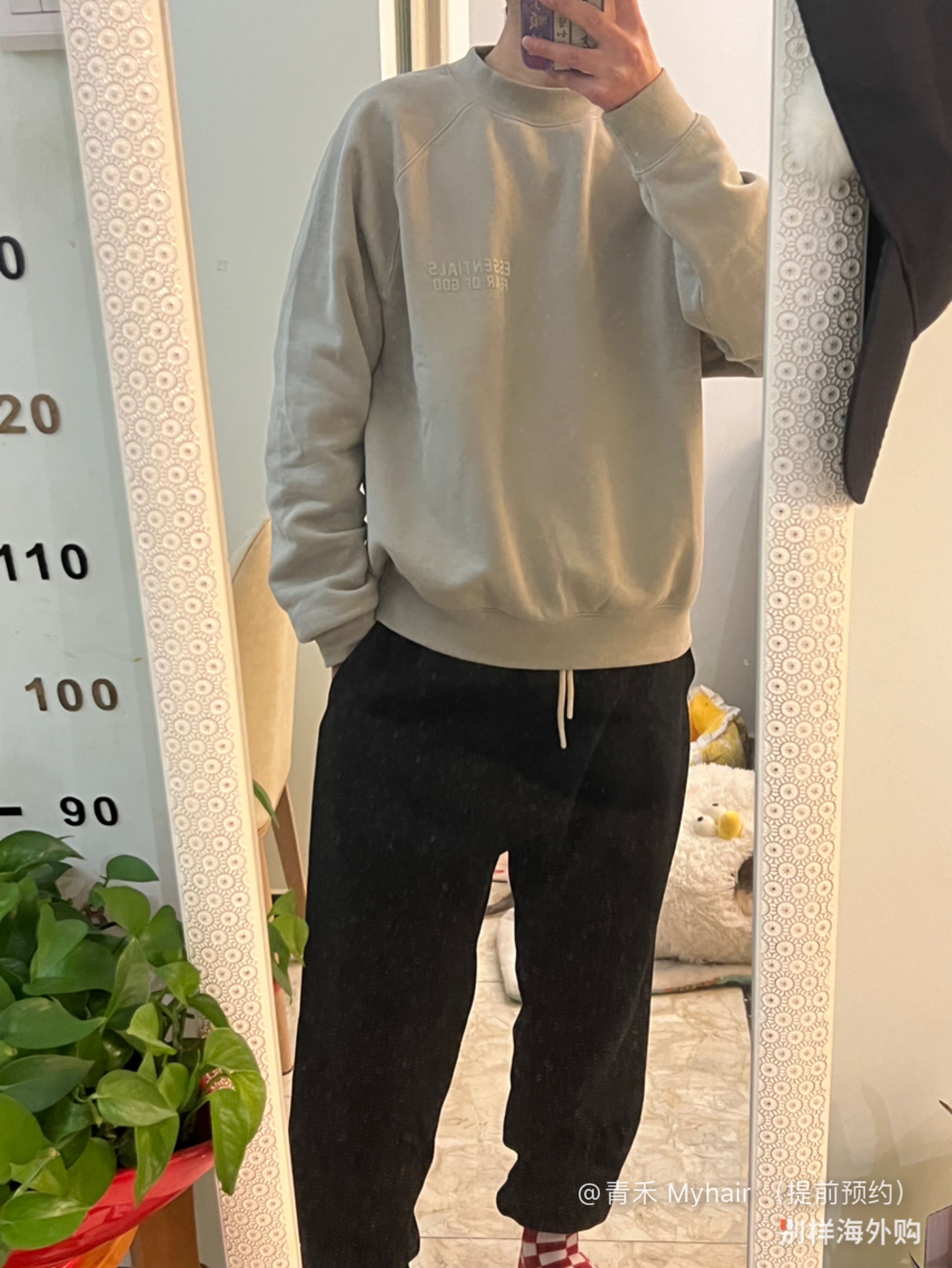 这款卫衣，是袖子长一点，不适合有肚子的男士