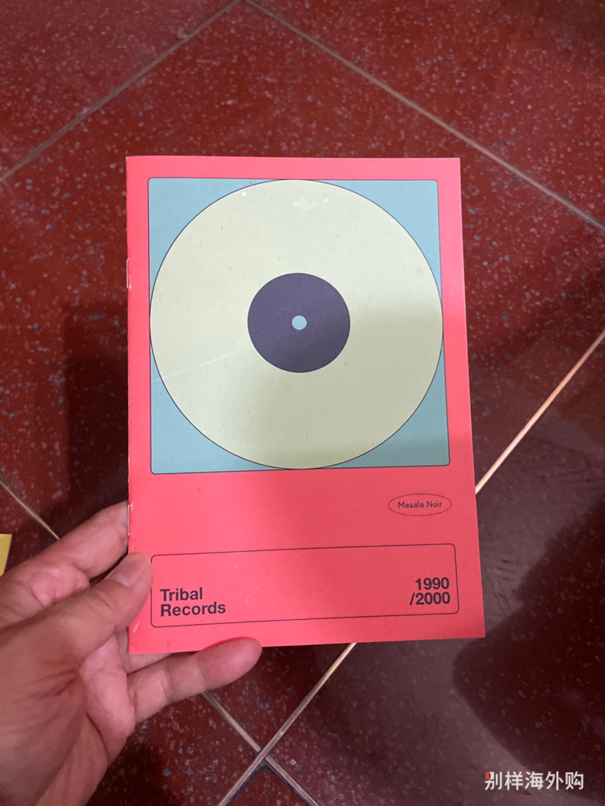 精选九十年代舞曲黑胶唱片的中心贴纸设计，带感！