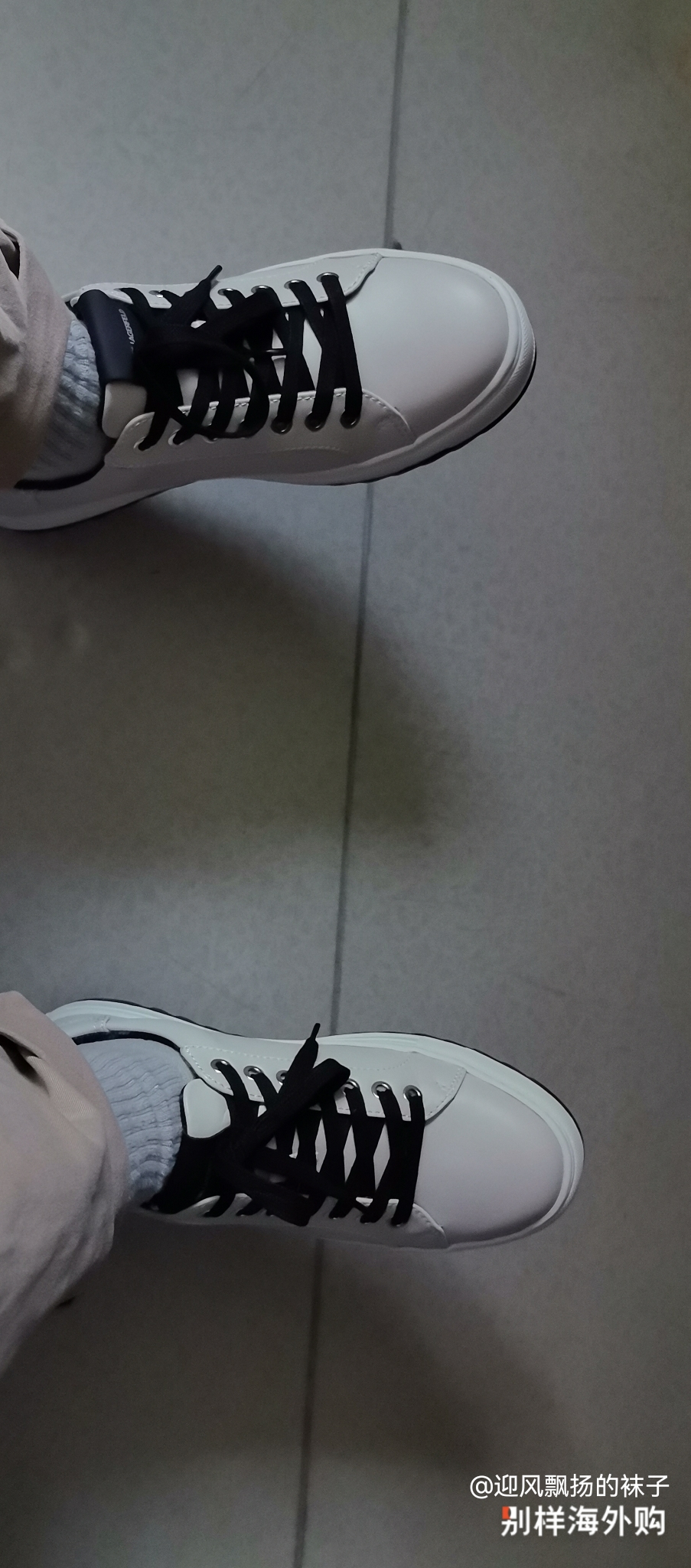大小合适，表面有点硬，内部比较柔软，穿着挺舒服