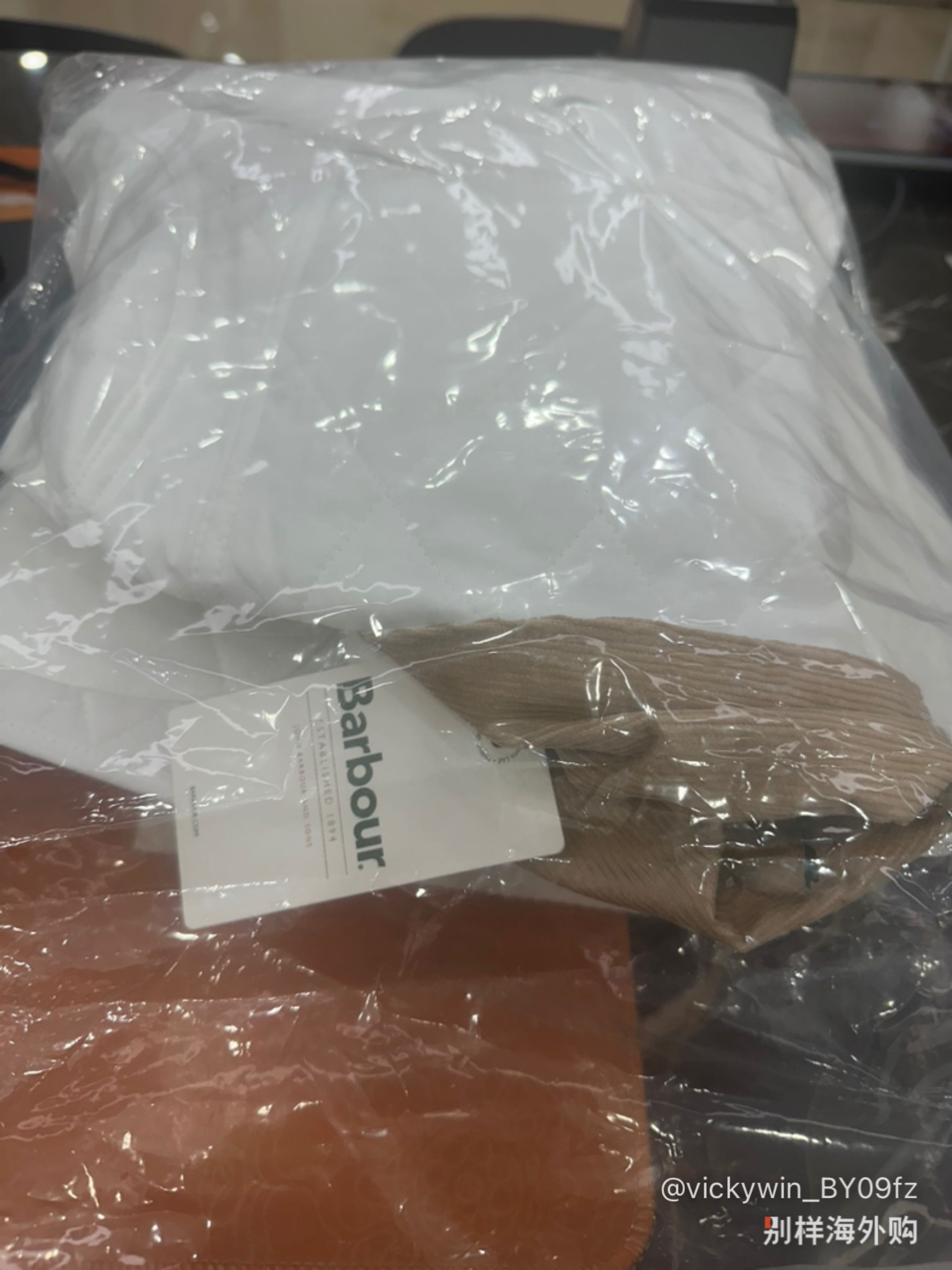 比想象的薄，但是款式不错。