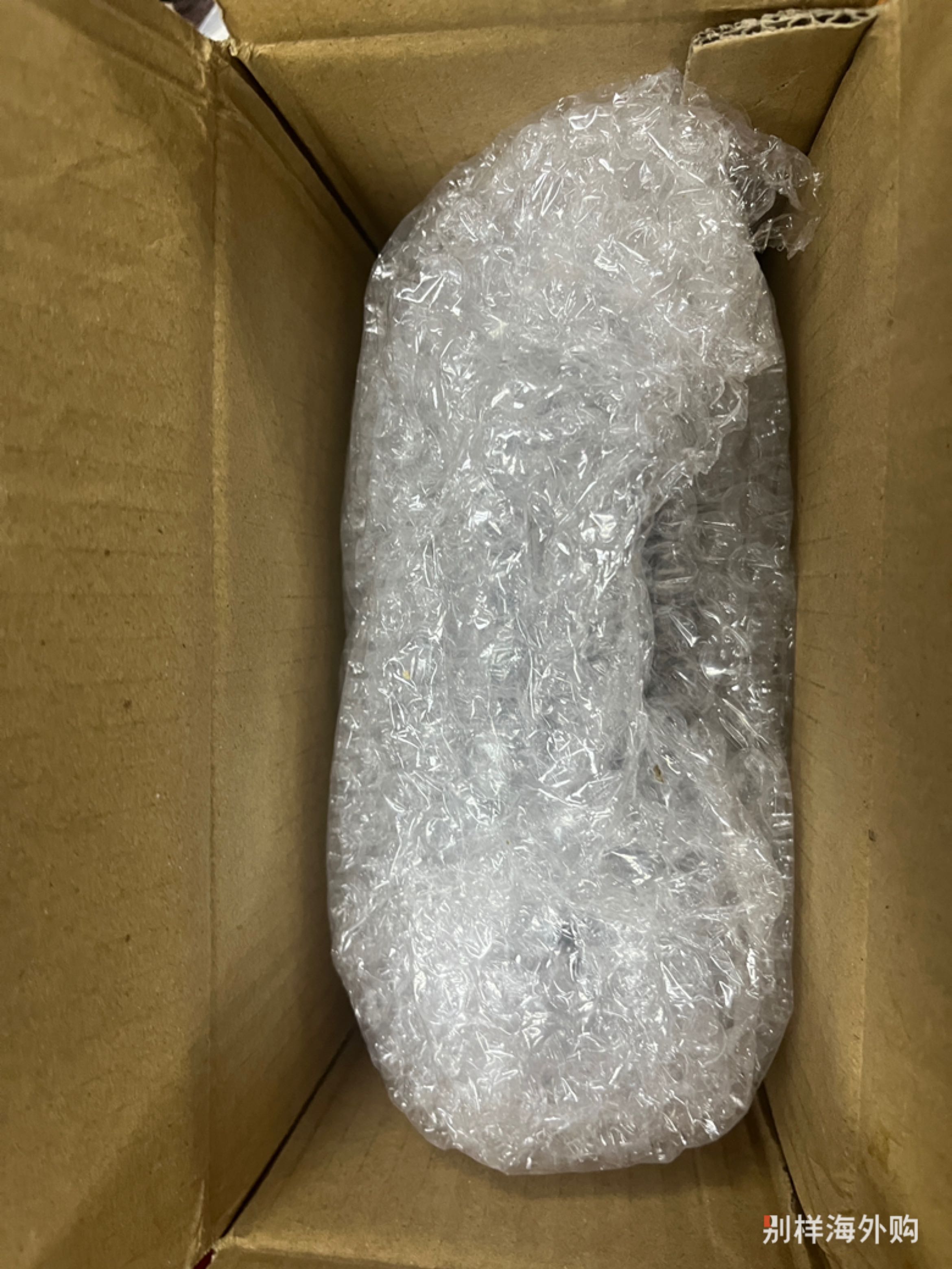 是正品，还有赠品，一直喜欢用的品牌，