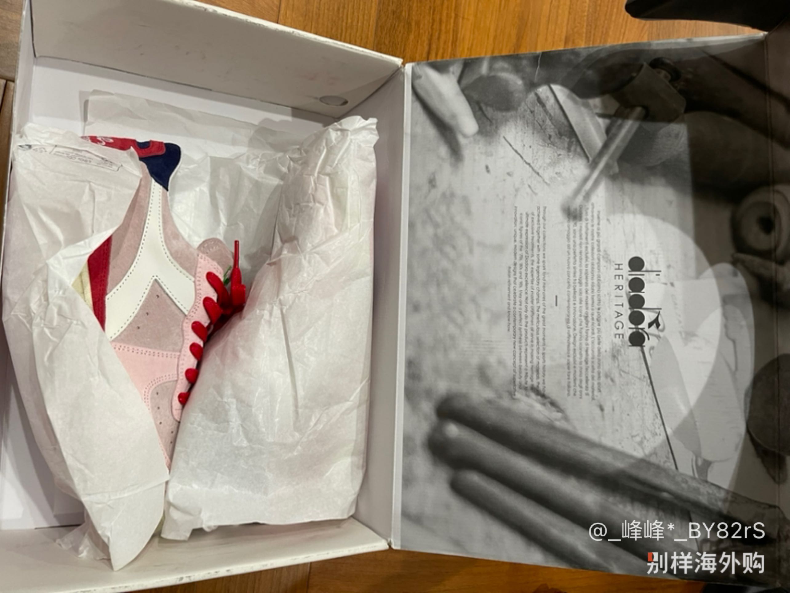 比国内旗舰店打折还便宜50%，皮质柔软意大利产，复古板鞋脚感一般，但是颜值高啊