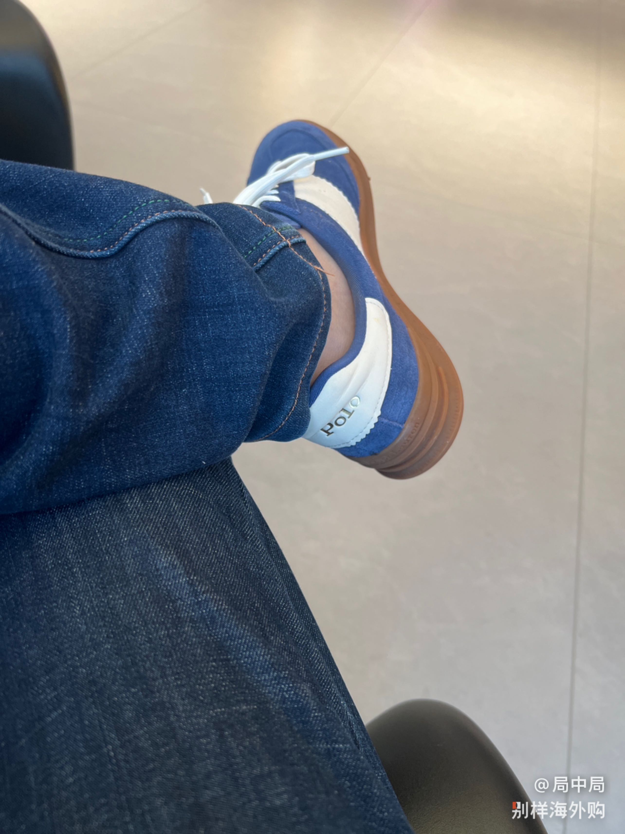 鞋子舒服，版型可以，物流慢点其他都挺给力的！