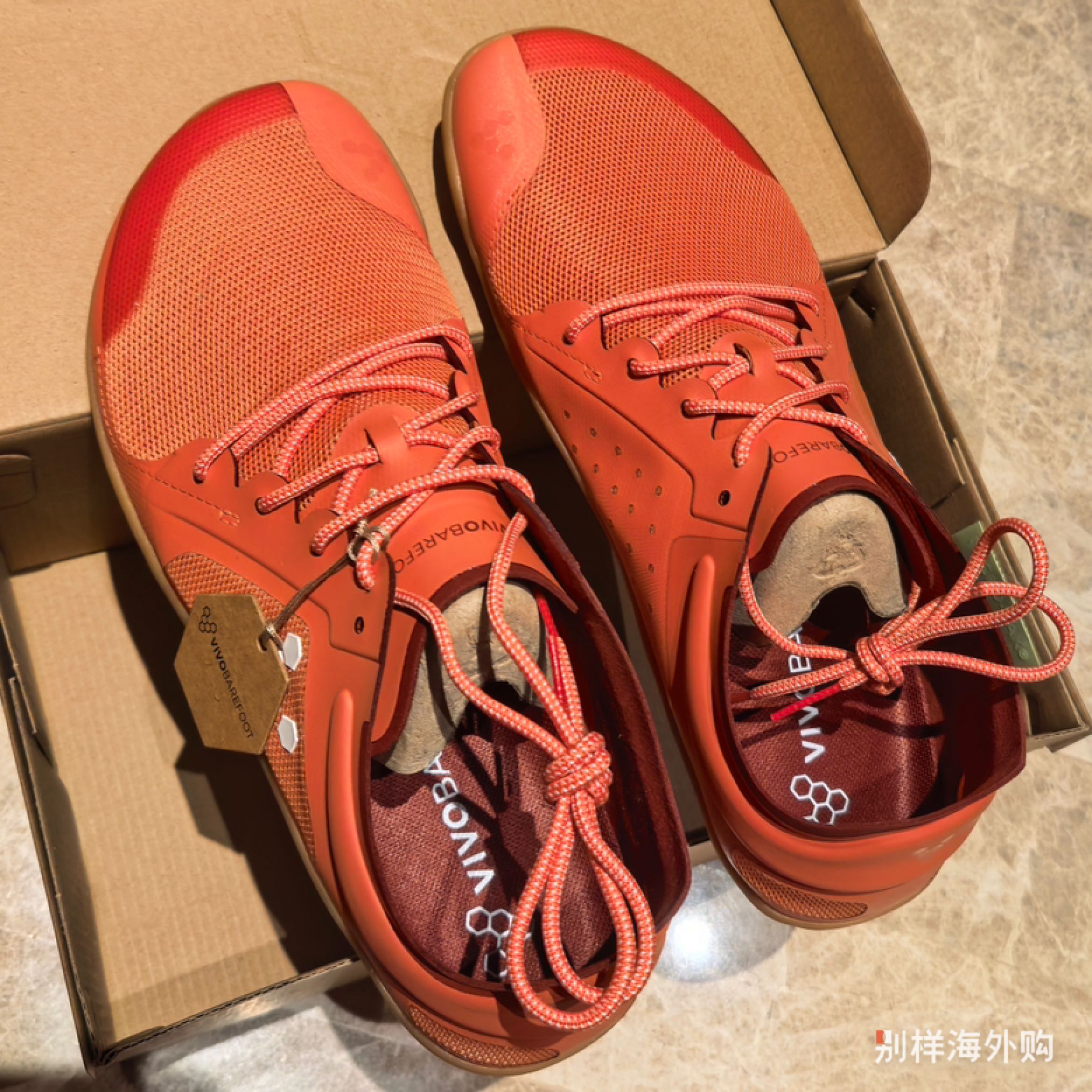 很满意啊！太喜欢这个颜色了！很崭新，没有瑕疵！收到货很开心！