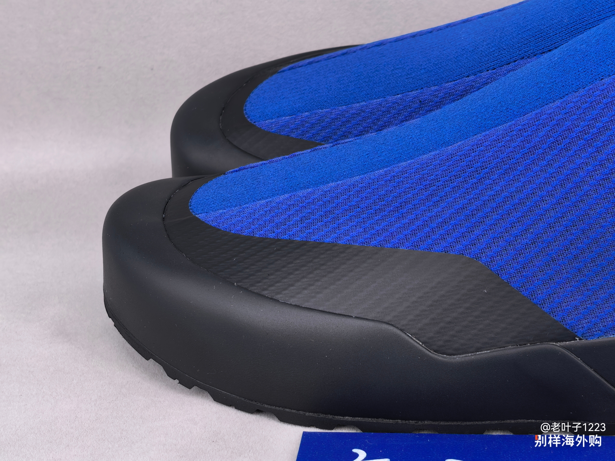 一般运动鞋44码，始祖鸟43刚好，价格合适，不错的购物体验