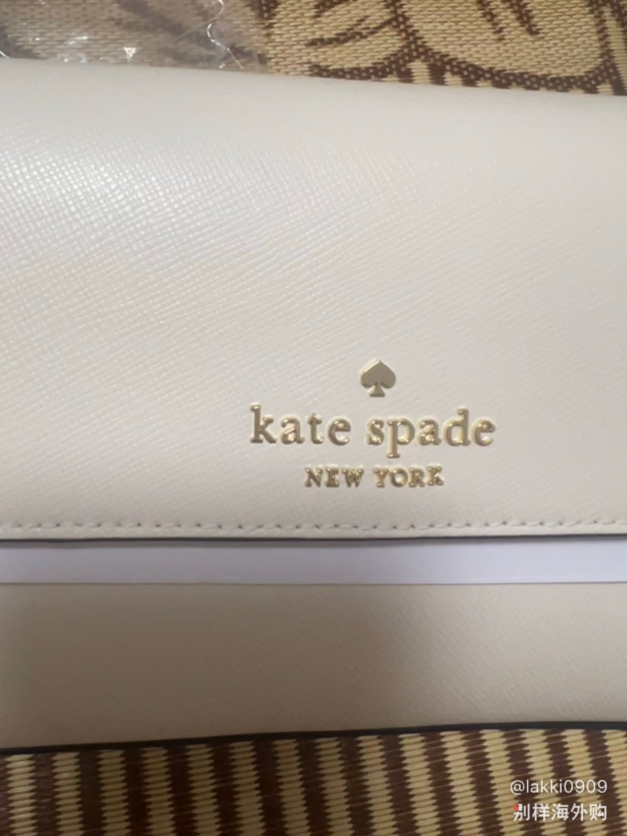 非常不错，一直想要个白色的小包#kate spade#别样海淘