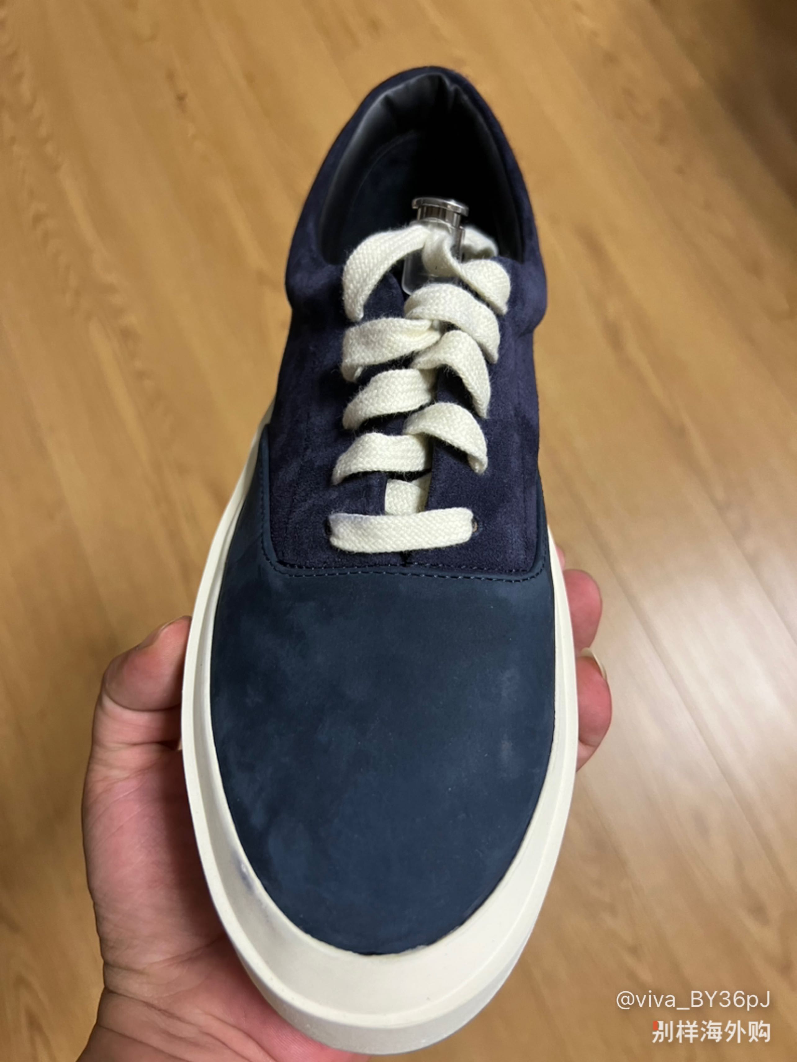 文艺复兴啊，这价格是真香！比初代的鞋型优化好了，正常尺码不挤脚啦。