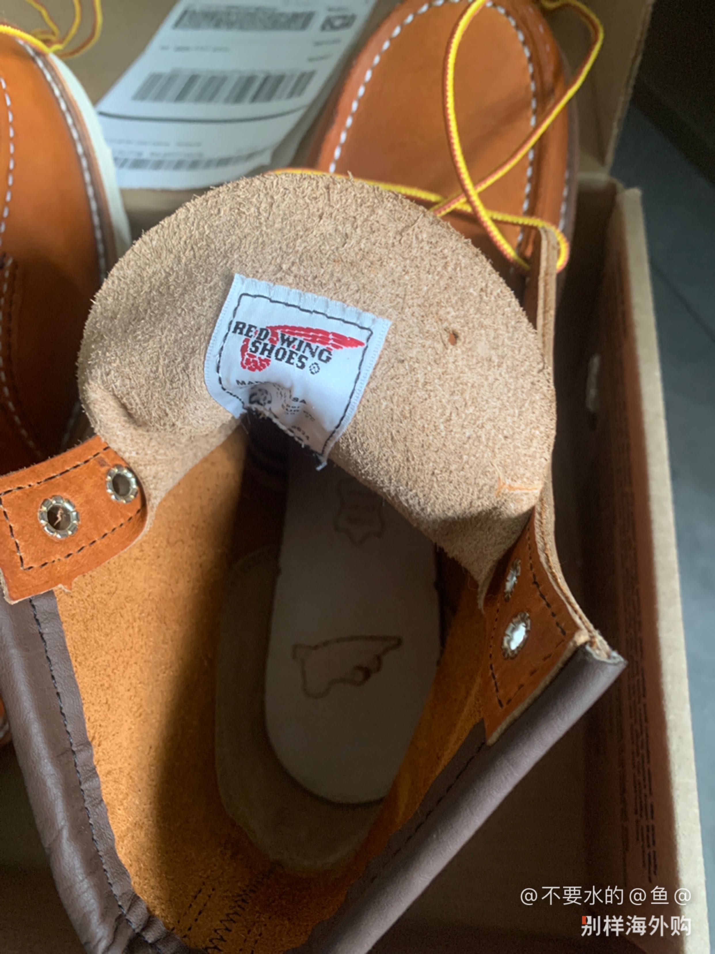 赶上个合适的价格拍的39的 41的脚偏瘦幸亏是E楦的 正好 不错不错 鉴定过了正品