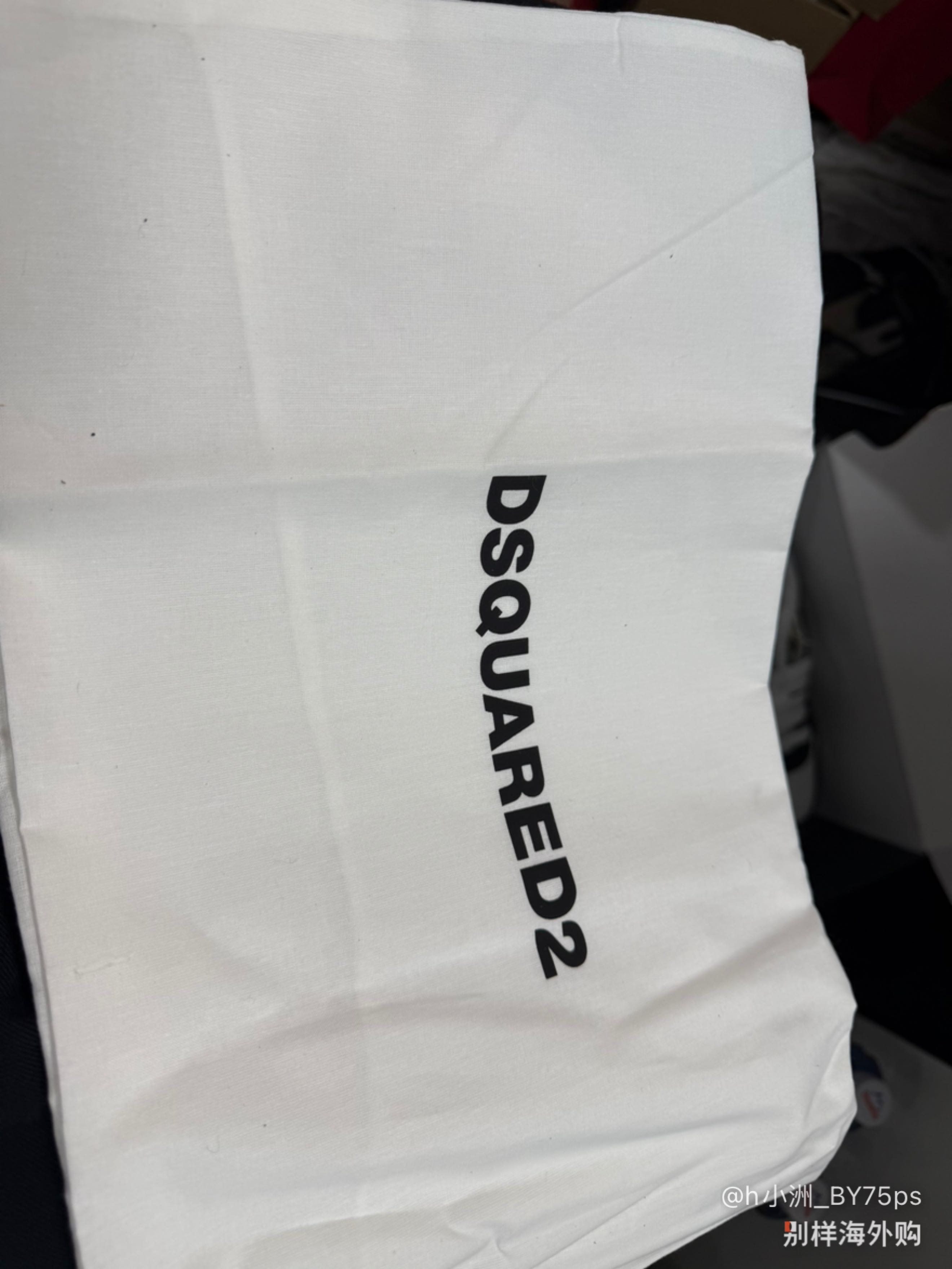 好看，价格合适，该有的东西都有