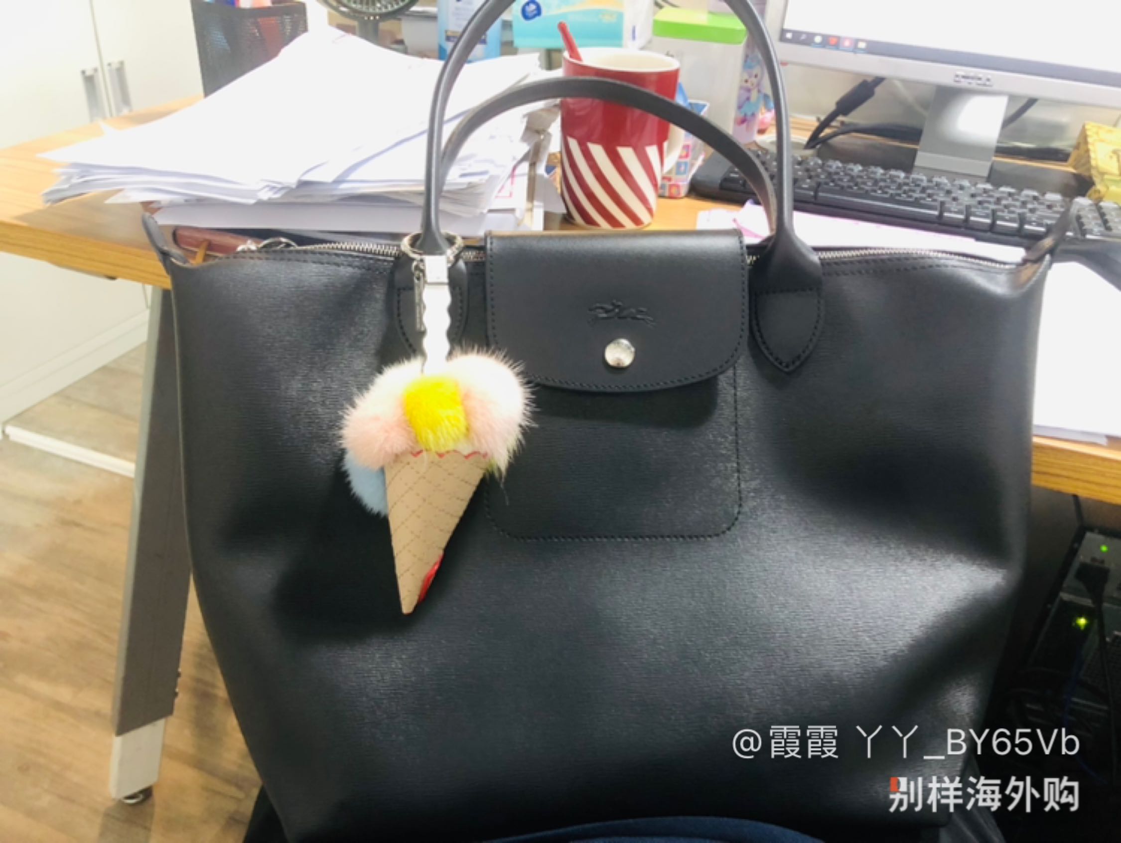 不错 比常规款厚实 方便清理 百搭 价格优惠