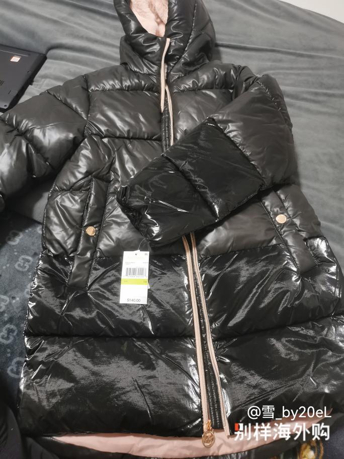 用户雪***L对商品的晒单评价: MK儿童棉服全新，巨好穿，柔软暖和，就是买小了, 点赞数: 1
