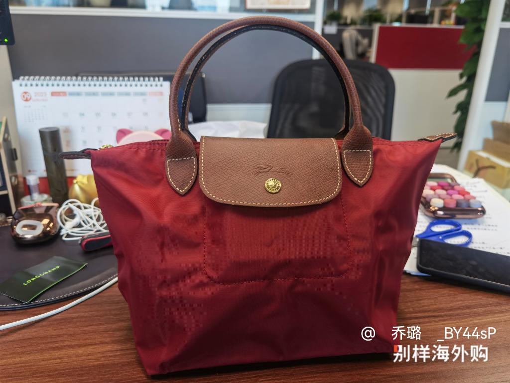用户***P对商品的晒单评价: 最近入了longchamp的🕳️，入手多种, 点赞数: 3