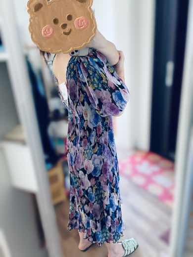 价格很合适，但这个衣服偏小很多，里面有内衬很紧身，衣服很好看