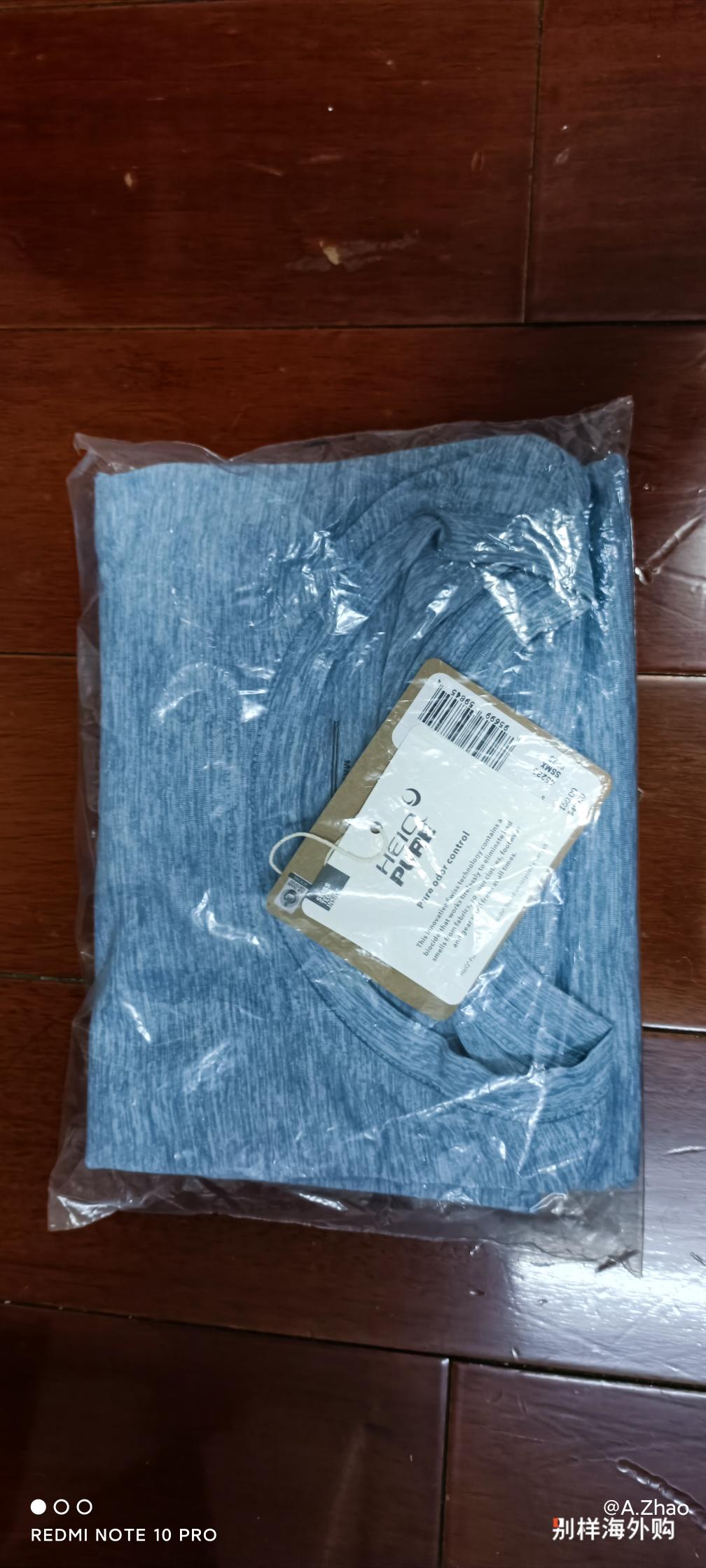 A***o评价:夏天必备，很丝滑，穿着舒服，真的速干，配色好看。