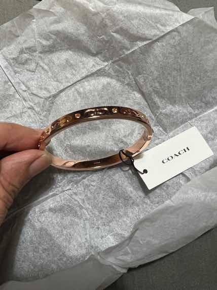 t***H评价:送朋友的礼物做工不错