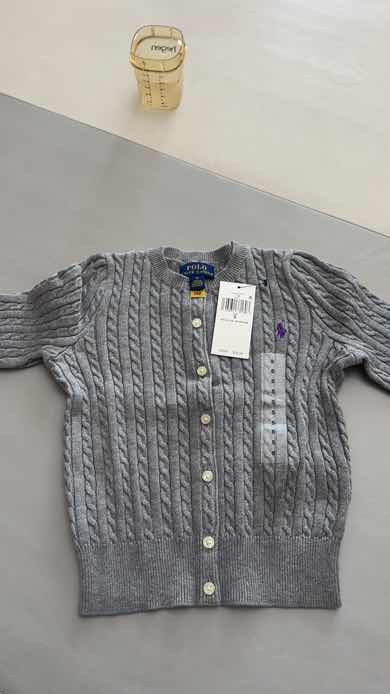 苏***m评价:衣服尺码偏小,95cm左右,5T的差不多正好,明年也还可以再穿