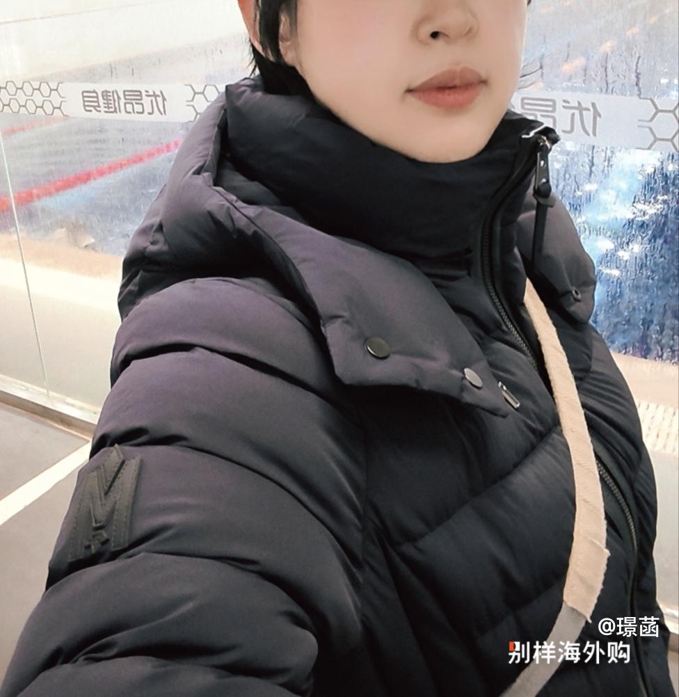 162cm 63kg 本来以为拍大了，收到穿上稍宽松，薄厚适中适合北京冬天，版型收身，是我想要的效果，价格也比较划算