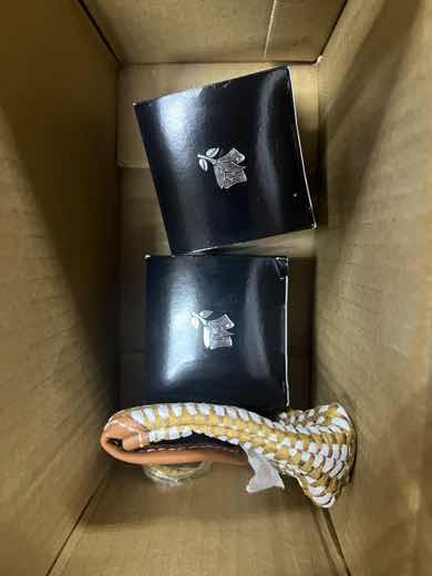是正品，还有赠品，一直喜欢用的品牌，