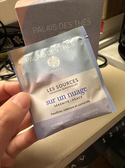 刚5月法国旅行回来，在巴黎的酒店喝过这个茶，感觉不错，没来得及去买，回国后水蜜桃上面也没啥卖这个的，而且价格贵。直接海淘买。而且这次发货挺速度的，感觉一周多就送到了。