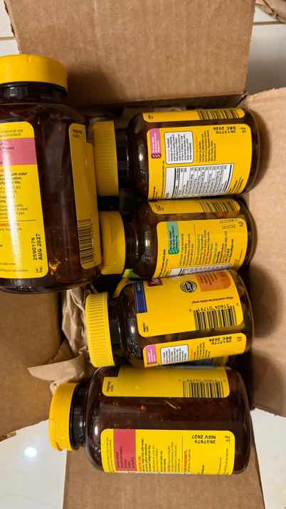 满二免一买的，很划算。包裹包装完好，商品日期也都不错🌹🌹