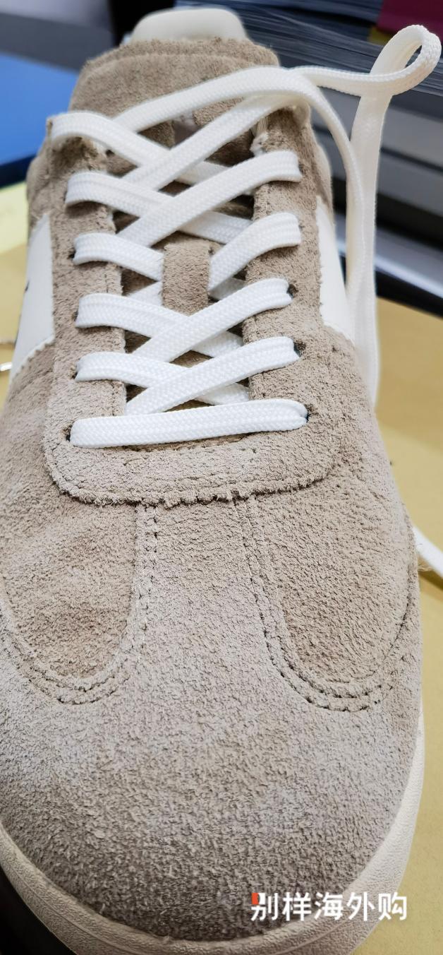 值得拥有。绒面很显质感。越南生产但品质很好。