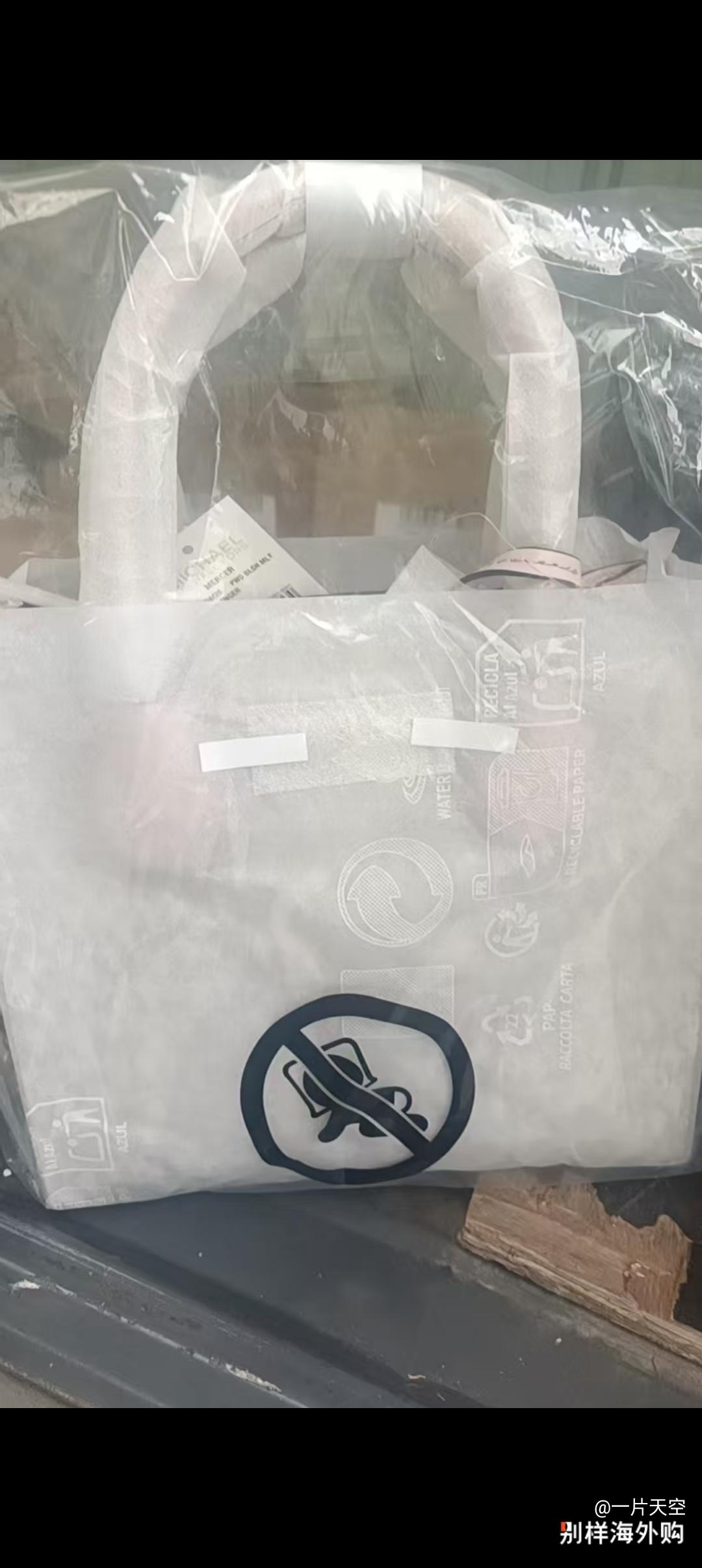 用户一***空对商品的晒单评价: 质量OK 颜色百搭，超爱, 点赞数: 25