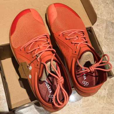 用户匿名用户对商品的晒单评价: 很满意啊！太喜欢这个颜色了！很崭新，没有瑕疵！收到货很开心！, 点赞数: 10