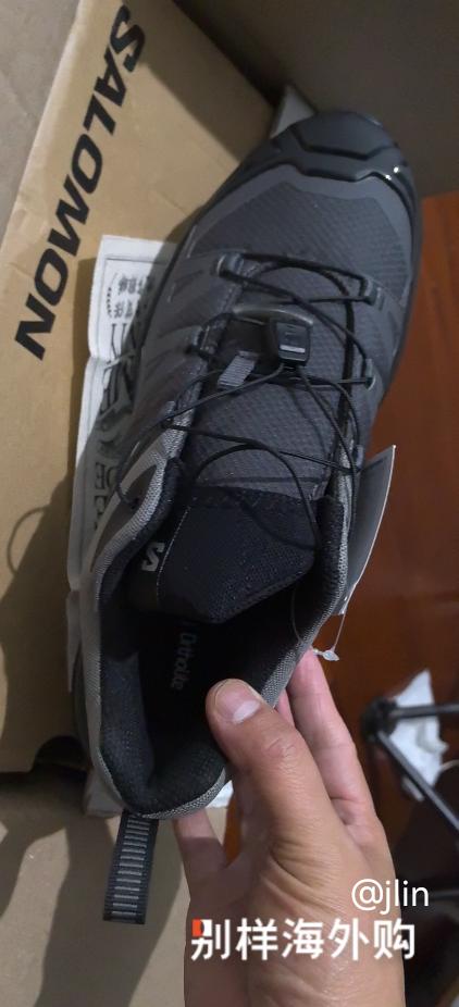 很帅气，黑色很好看，性价比很高，虽然等待时间有一点长，但值得购买。