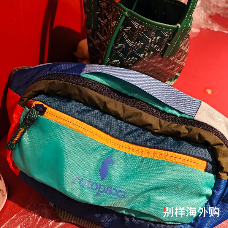 用户o***妈对商品的晒单评价: 很好看的包包。价格也很划算。, 点赞数: 3