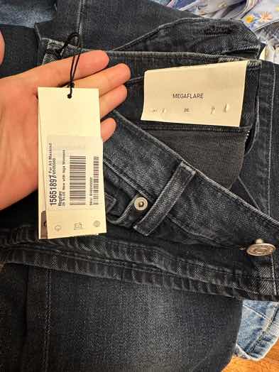 用户W***5对商品的晒单评价: ➗
质量很好但是穿小了, 点赞数: 1