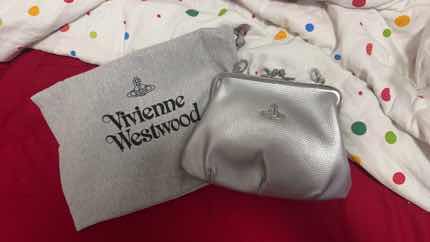 用户蛋***w对商品的晒单评价: 等了一周，感觉还是彩色的西太后更好看哈哈，非常百搭
, 点赞数: 1
