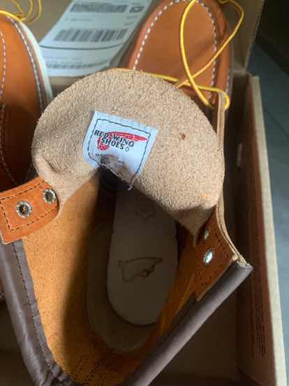 赶上个合适的价格拍的39的 41的脚偏瘦幸亏是E楦的 正好 不错不错 鉴定过了正品