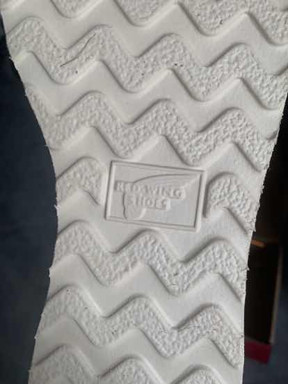 赶上个合适的价格拍的39的 41的脚偏瘦幸亏是E楦的 正好 不错不错 鉴定过了正品