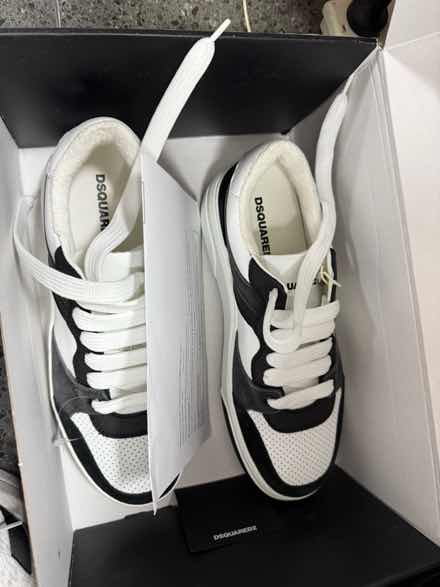 用户h***s对商品的晒单评价: 好看，价格合适，该有的东西都有, 点赞数: 1