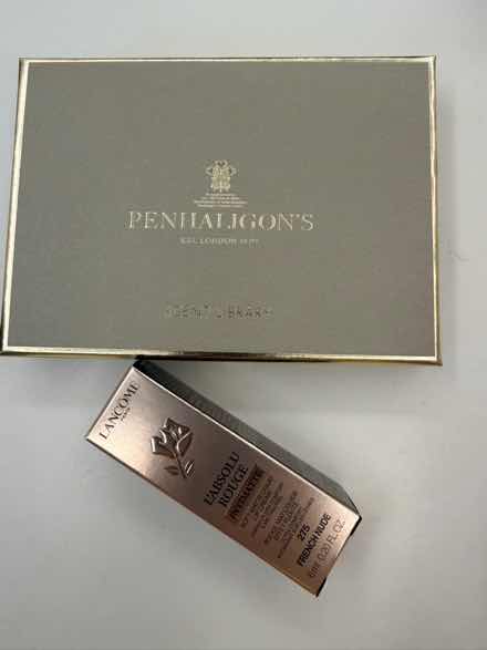 用户D***a对商品的晒单评价: 颜色挺正，是想要的款, 点赞数: 8