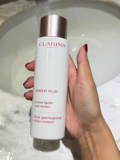 用户匿名用户对商品的晒单评价: 很多人回购的美白产品，性价比高，毫不犹豫入手, 点赞数: 4