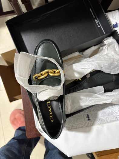 用户五***猫对商品的晒单评价: 鞋子非常好 大小正好 非常喜欢满意
, 点赞数: 0